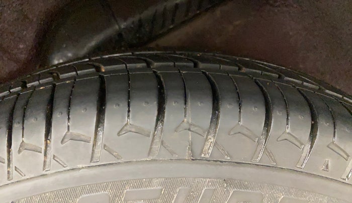 2015 Hyundai i10 SPORTZ 1.1, Petrol, Manual, 49,938 km, Left Rear Tyre Tread