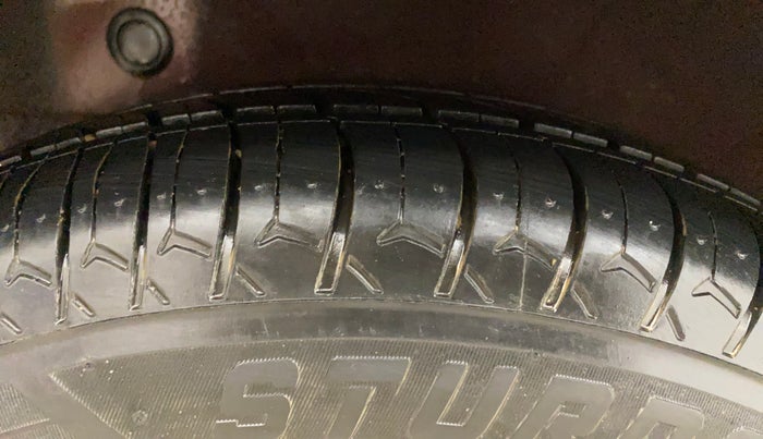 2015 Hyundai i10 SPORTZ 1.1, Petrol, Manual, 49,938 km, Right Rear Tyre Tread