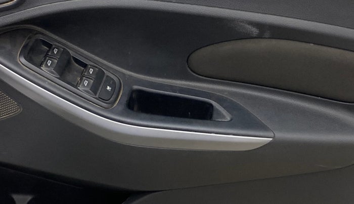 2016 Ford New Figo TITANIUM 1.2 PETROL MT, Petrol, Manual, 1,32,597 km, Driver Side Door Panels Control