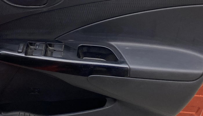 2017 Toyota Etios GD, Diesel, Manual, 86,895 km, Driver Side Door Panels Control