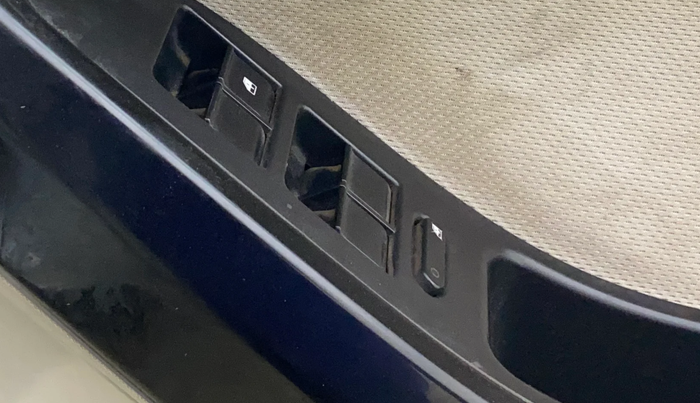 2022 Tata NEXON XZA PLUS DIESEL, Diesel, Automatic, 1,00,079 km, Driver Side Door Panels Control