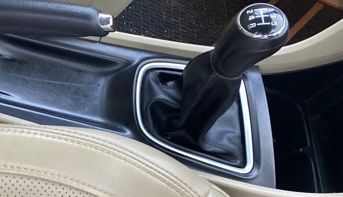 2020 Maruti Ciaz ALPHA 1.5 SHVS PETROL, Petrol, Manual, 40,659 km, Gear Lever