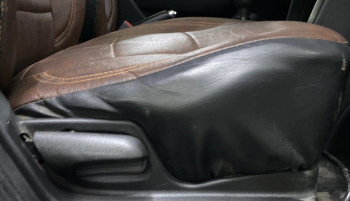 2017 Maruti Swift VXI, Petrol, Manual, 1,15,743 km, Driver Side Adjustment Panel