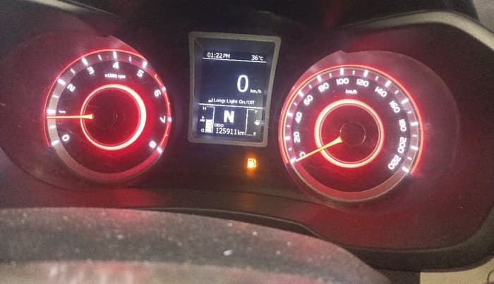 2021 Mahindra XUV300 W8 (O) 1.2 PETROL, Petrol, Manual, 1,25,922 km, Odometer Image