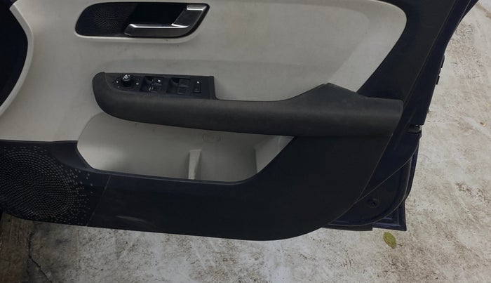 2023 Tata ALTROZ XZ DIESEL, Diesel, Manual, 98,222 km, Driver Side Door Panels Control