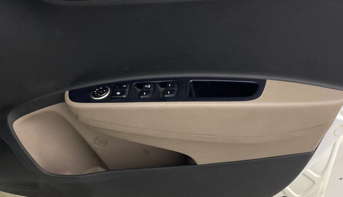 2018 Hyundai Grand i10 MAGNA AT 1.2 KAPPA VTVT, Petrol, Automatic, 49,574 km, Driver Side Door Panels Control