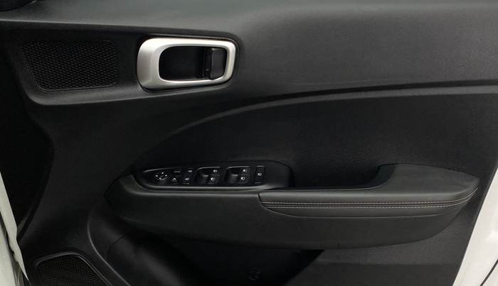 2022 Hyundai VENUE SX 1.0 (O) TURBO IMT, Petrol, Manual, 32,769 km, Driver Side Door Panels Control