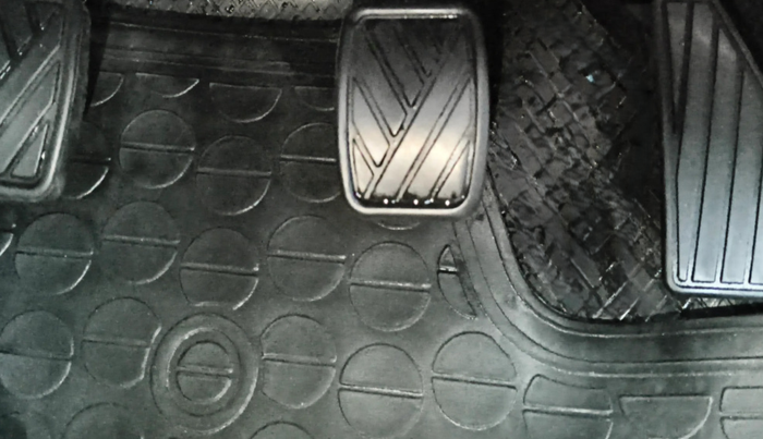 2017 Maruti Celerio VXI (O), Petrol, Manual, 33,992 km, Pedals