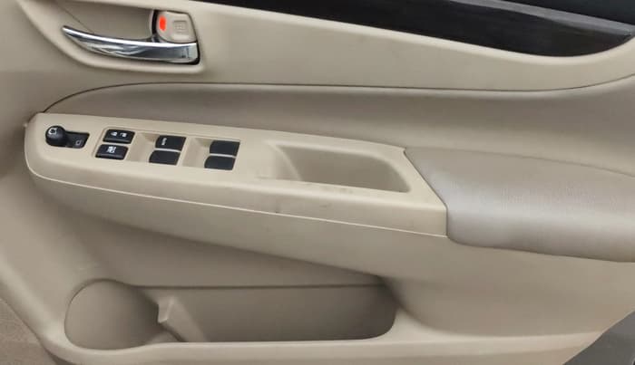 2017 Maruti Ciaz ZETA 1.4  MT PETROL, CNG, Manual, 78,293 km, Driver Side Door Panels Control