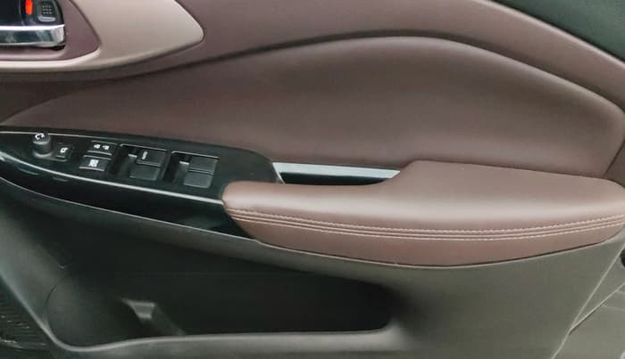 2023 Maruti FRONX ALPHA 1.0L TURBO 6 AT, Petrol, Automatic, 25,215 km, Driver Side Door Panels Control
