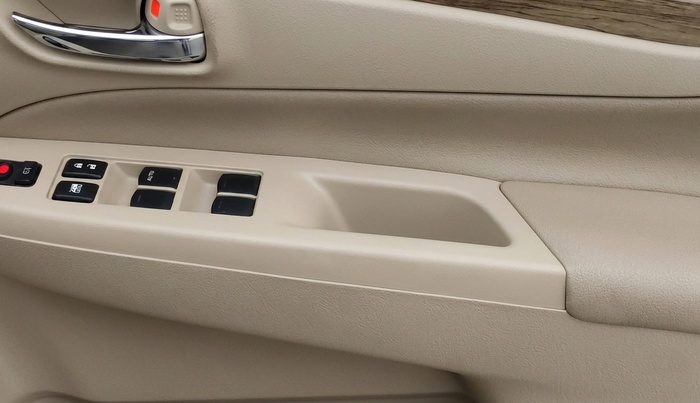 2020 Maruti Ciaz ALPHA  AT 1.5 SHVS PETROL, Petrol, Automatic, 81,801 km, Driver Side Door Panels Control