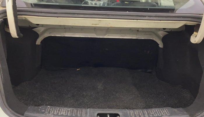 2013 Ford Fiesta STYLE DIESEL, Diesel, Manual, 1,23,128 km, Boot Inside