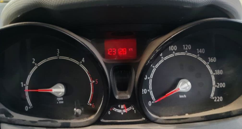 2013 Ford Fiesta STYLE DIESEL, Diesel, Manual, 1,23,128 km, Odometer Image