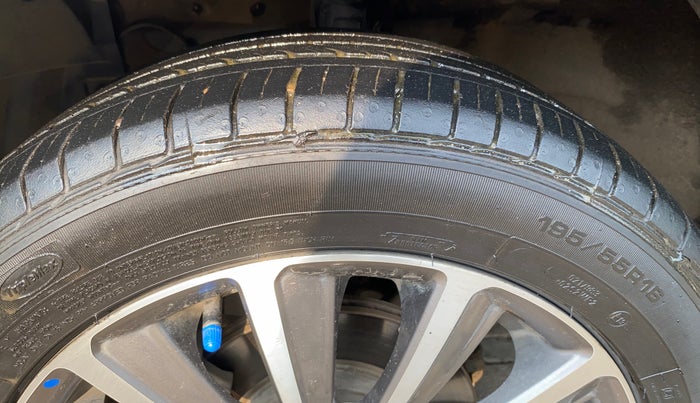 2022 Maruti Ciaz ALPHA  AT 1.5 SHVS PETROL, Petrol, Automatic, 40,947 km, Left Front Tyre Tread