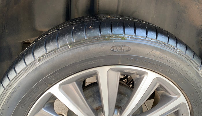 2022 Maruti Ciaz ALPHA  AT 1.5 SHVS PETROL, Petrol, Automatic, 40,947 km, Right Rear Tyre Tread