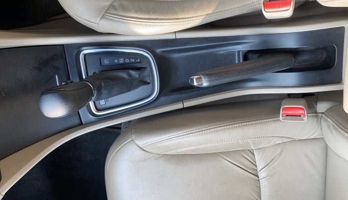 2022 Maruti Ciaz ALPHA  AT 1.5 SHVS PETROL, Petrol, Automatic, 40,947 km, Gear Lever