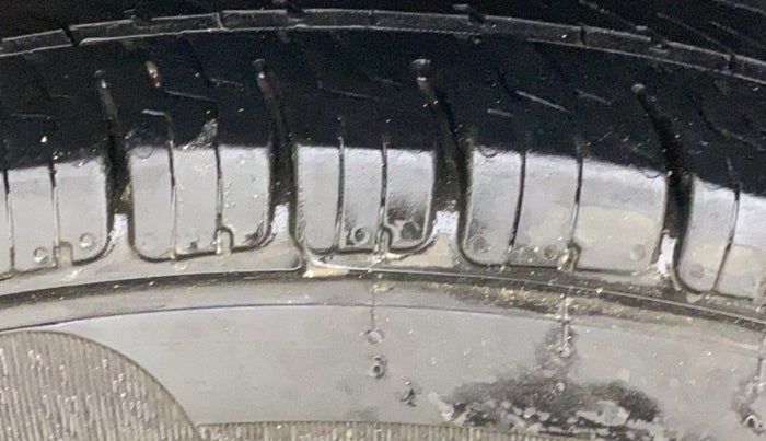 2022 Maruti Dzire VXI, Petrol, Manual, 67,369 km, Left Rear Tyre Tread