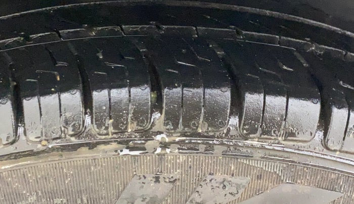 2022 Maruti Dzire VXI, Petrol, Manual, 67,369 km, Right Rear Tyre Tread