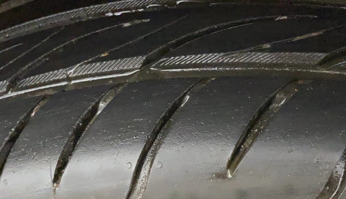 2019 Maruti Swift ZXI AMT, Petrol, Automatic, 60,934 km, Left Rear Tyre Tread