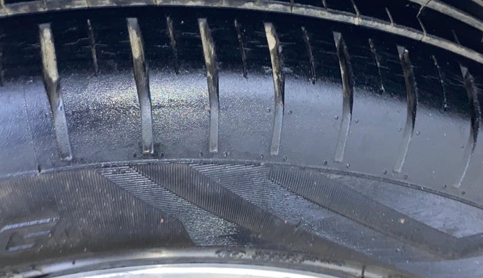 2020 Maruti Swift ZXI PLUS, Petrol, Manual, 21,069 km, Left Rear Tyre Tread