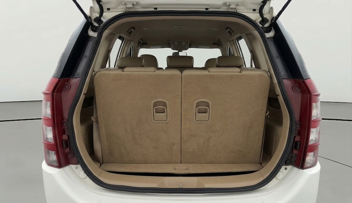 2013 Mahindra XUV500 W8, Diesel, Manual, 96,731 km, Boot Inside