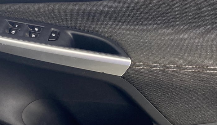 2023 Nissan MAGNITE XV PREMIUM TURBO CVT, Petrol, Automatic, 38,493 km, Driver Side Door Panels Control