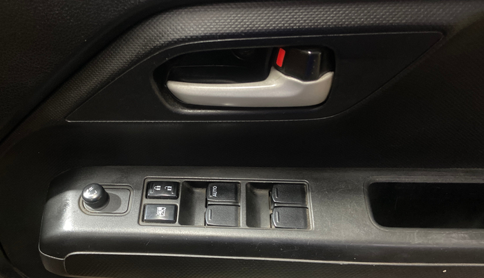 2022 Maruti New Wagon-R VXI 1.0, CNG, Manual, 82,667 km, Driver Side Door Panels Control