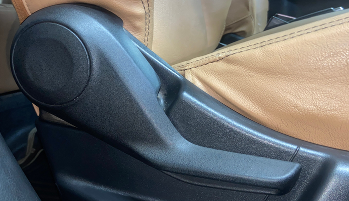 2022 Maruti New Wagon-R VXI 1.0, CNG, Manual, 82,667 km, Driver Side Adjustment Panel