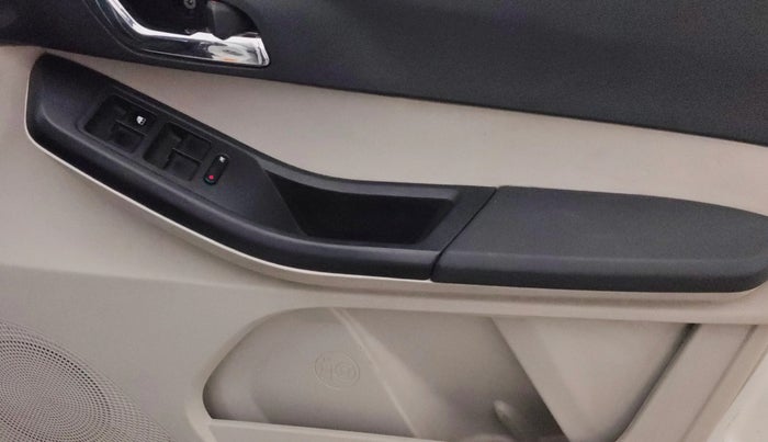 2022 Tata Tiago XZ PLUS CNG, CNG, Manual, 47,300 km, Driver Side Door Panels Control