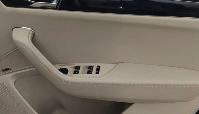 2021 Skoda Superb L&K 2.0 TSI AT, Petrol, Automatic, 43,942 km, Driver Side Door Panels Control