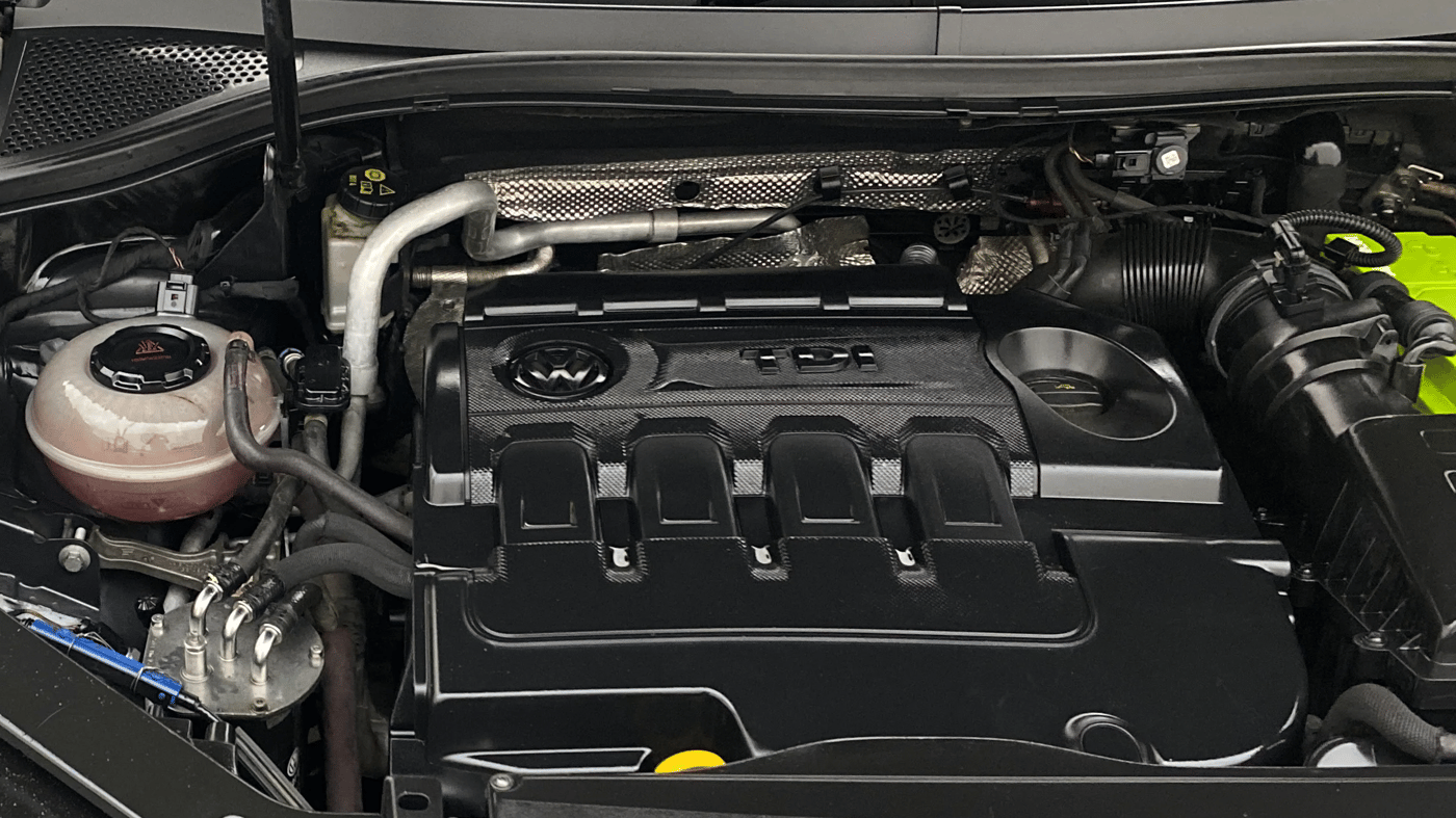 2018 Volkswagen TIGUAN HIGHLINE TDI AT, Diesel, Automatic, 1,39,797 km, Engine View - Right