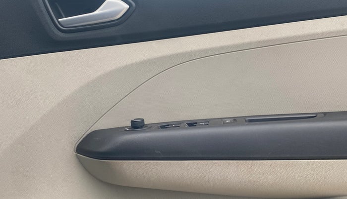 2022 Renault TRIBER RXZ, Petrol, Manual, 20,165 km, Driver Side Door Panels Control