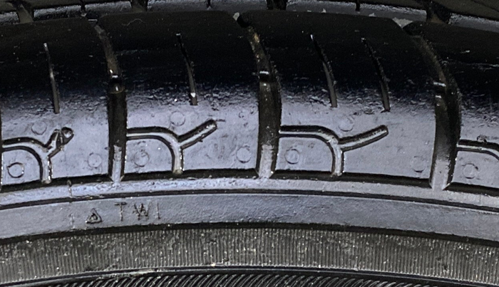 2018 Maruti Wagon R 1.0 LXI CNG, CNG, Manual, 90,144 km, Left Front Tyre Tread