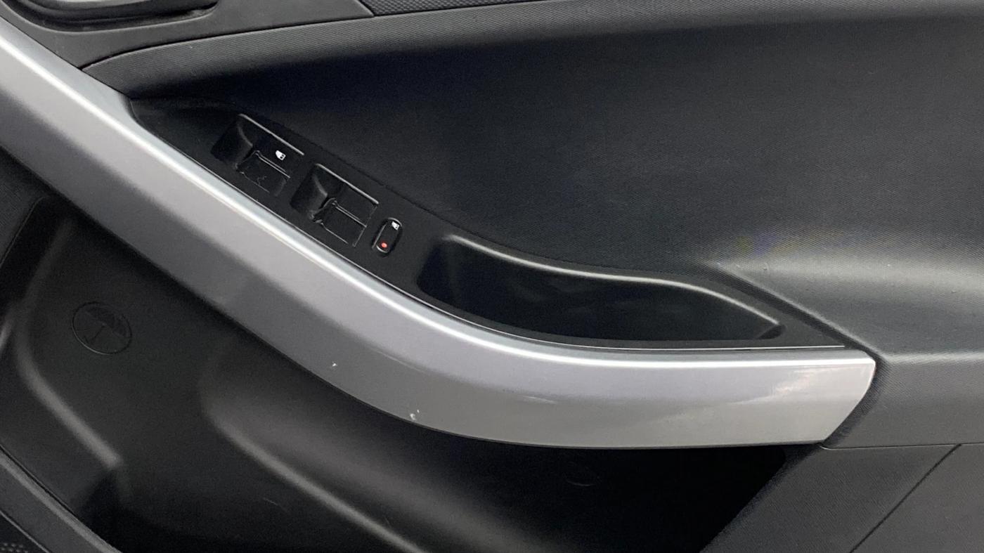 2021 Tata NEXON XM DIESEL, Diesel, Manual, 75,887 km, Driver Side Door Panels Control