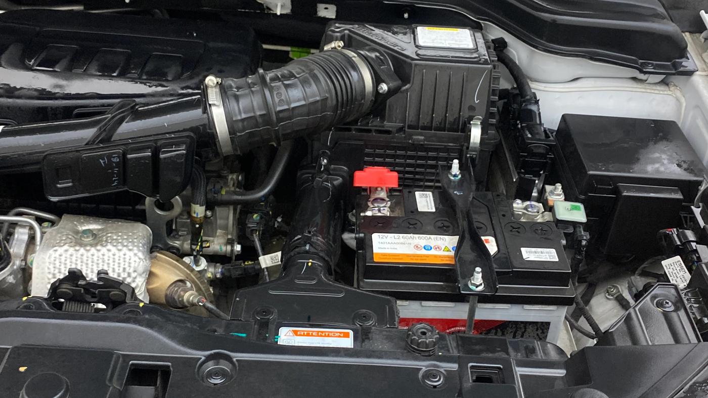 2024 Mahindra XUV 3XO AX5 1.2 L TCMPFi, Petrol, Manual, 5,026 km, Engine View - Left