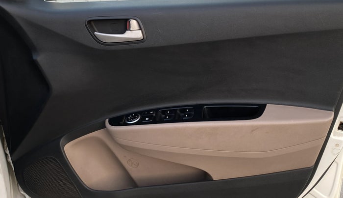 2015 Hyundai Grand i10 SPORTZ 1.2 KAPPA VTVT, Petrol, Manual, 63,232 km, Driver Side Door Panels Control