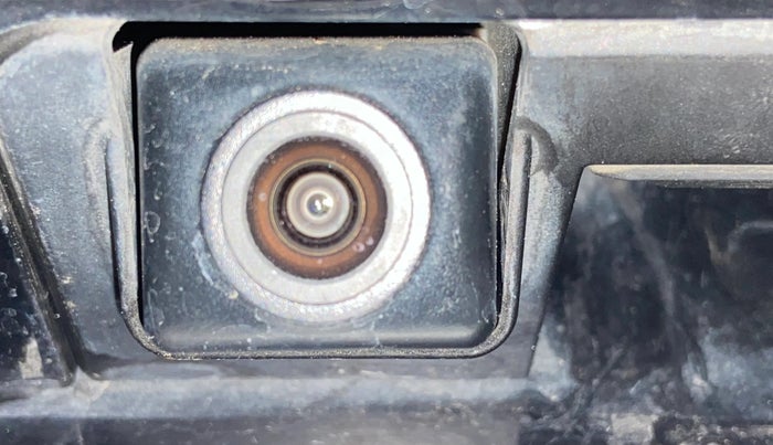 2024 Mahindra XUV300 W8 (O) 1.2 PETROL, Petrol, Manual, 31,207 km, Parking Camera