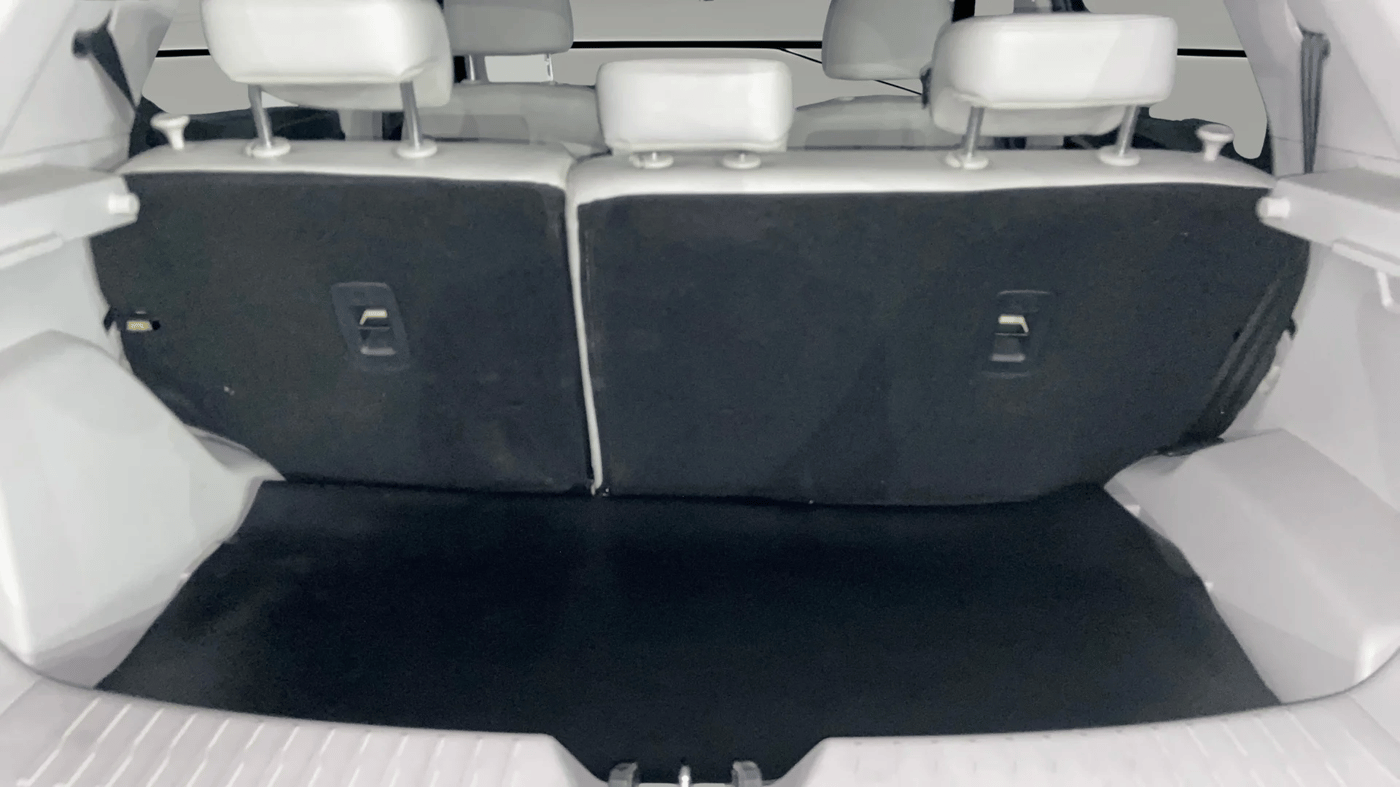 2024 Mahindra XUV300 W8 (O) 1.2 PETROL, Petrol, Manual, 31,207 km, Boot Inside