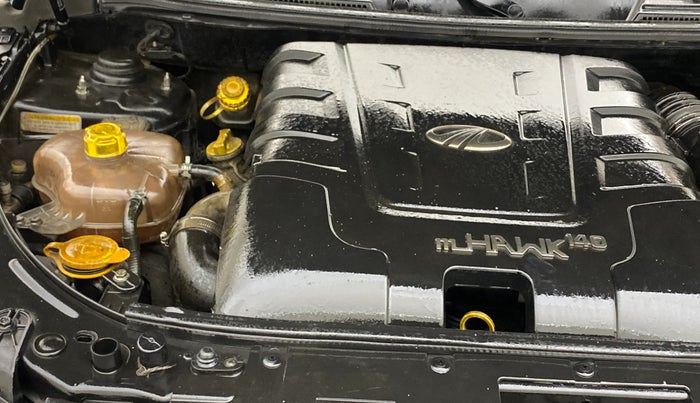 2017 Mahindra XUV500 W10 AT, Diesel, Automatic, 1,11,323 km, Engine View - Right