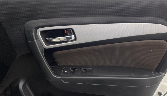 2021 Toyota URBAN CRUISER HIGH GRADE AT, Petrol, Automatic, 60,602 km, Driver Side Door Panels Control