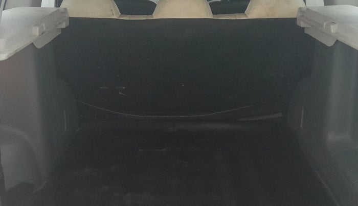 2013 Renault Duster 85 PS RXE DIESEL, Diesel, Manual, 95,050 km, Boot Inside