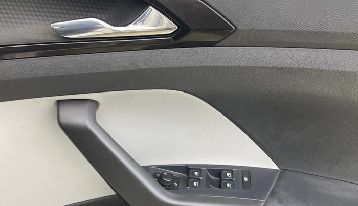 2022 Skoda KUSHAQ STYLE 1.5L TSI MT, Petrol, Manual, 36,071 km, Driver Side Door Panels Control