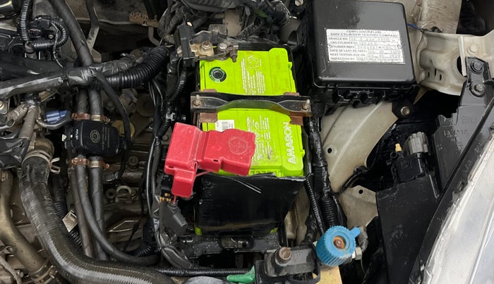 2017 Maruti Dzire LXI, CNG, Manual, 92,693 km, Engine View - Left