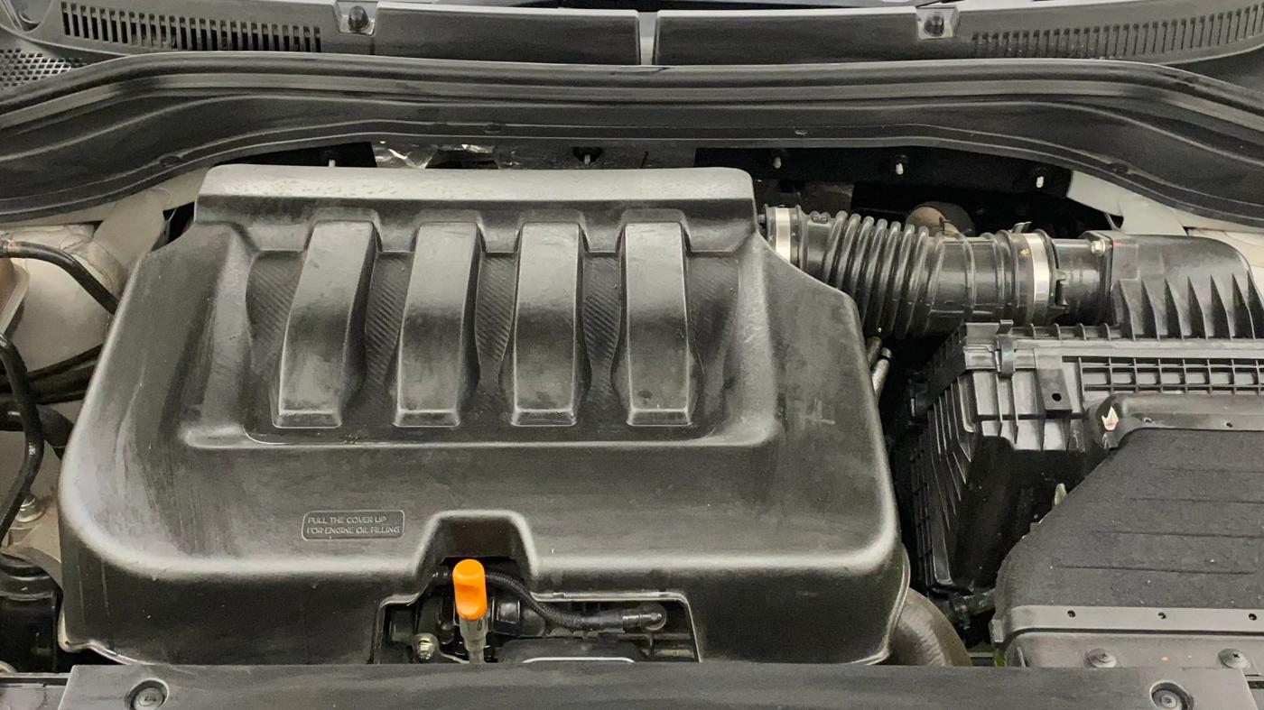 2022 Mahindra XUV700 AX 7 LUXURY P AT 7 STR, Petrol, Automatic, 63,719 km, Engine View