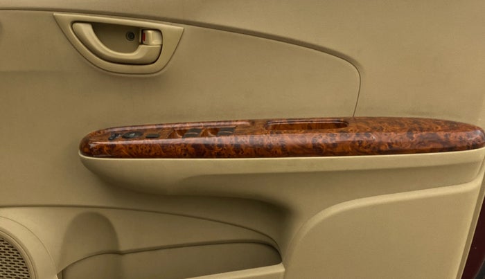 2015 Honda Amaze 1.2L I-VTEC S, Petrol, Manual, 77,826 km, Driver Side Door Panels Control