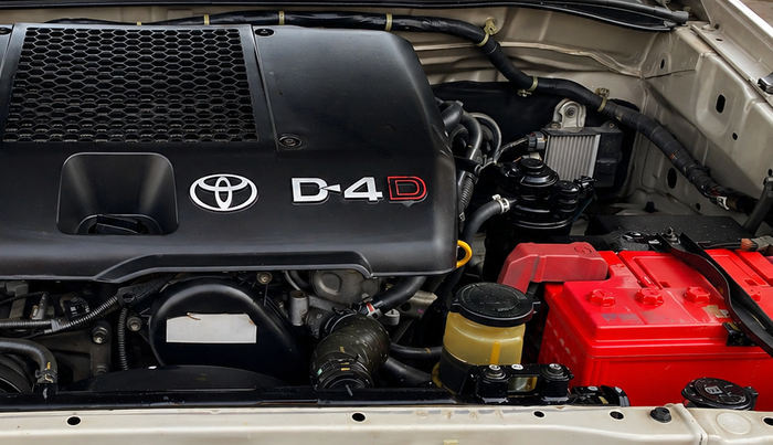 2013 Toyota Fortuner 3.0 4X4 MT, Diesel, Manual, 1,28,393 km, Engine View - Left