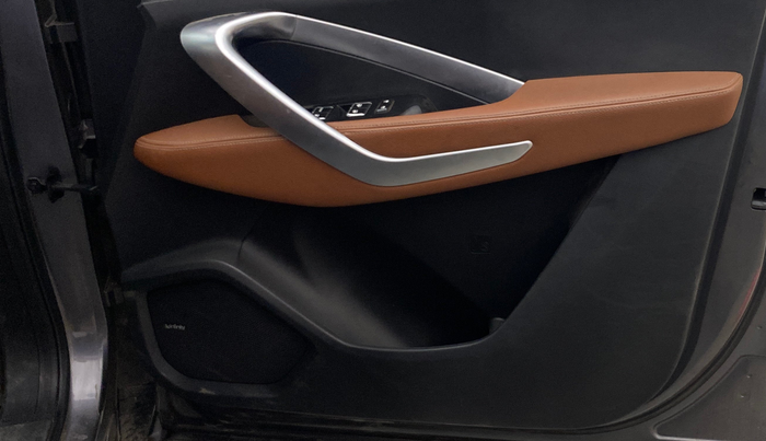 2021 MG HECTOR PLUS SHARP 2.0 DIESEL TURBO MT 6-STR, Diesel, Manual, 73,880 km, Driver Side Door Panels Control