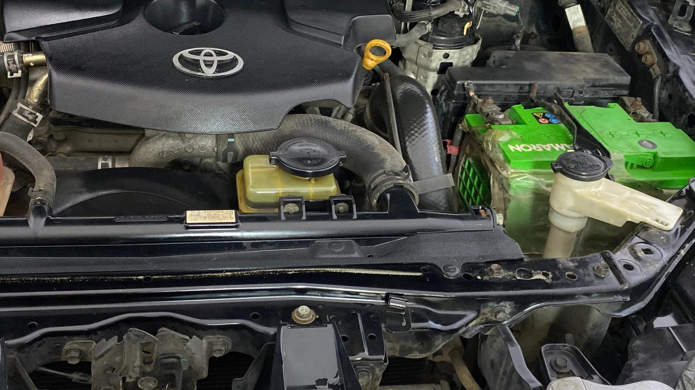 2016 Toyota Innova Crysta 2.8 ZX AT 7 STR, Diesel, Automatic, 1,25,815 km, Engine View - Left
