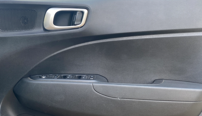 2021 Hyundai VENUE S 1.2, Petrol, Manual, 34,827 km, Driver Side Door Panels Control