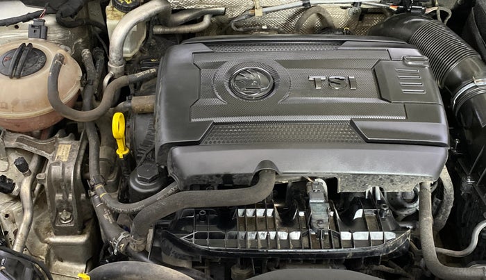 2016 Skoda Octavia STYLE PLUS AT 1.8 TSI, Petrol, Automatic, 65,982 km, Engine View - Right